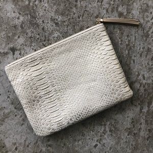 ✨SALE ✨Stella & Dot Gold Faux Leather Clutch